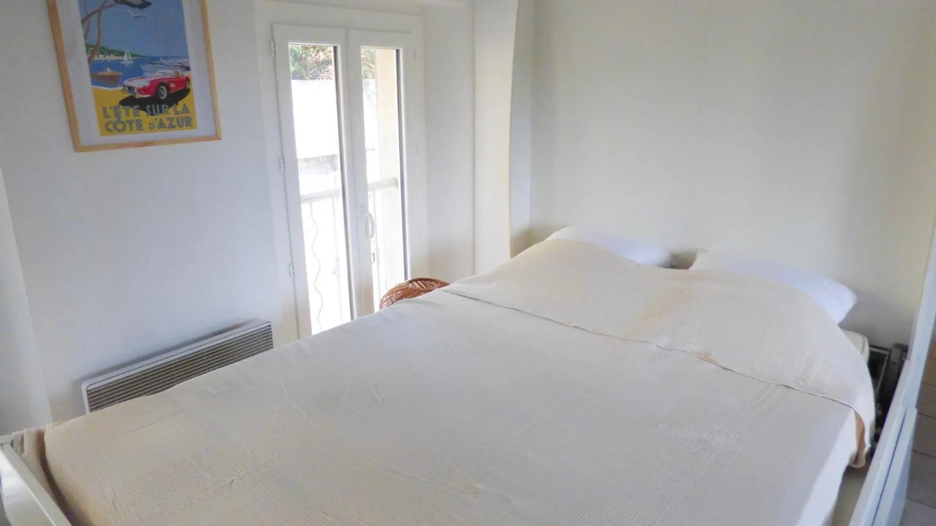 Villa Divona - 1 Bedroom Apartment, Pool & Beach 5Min Away Cannes 0*,  France