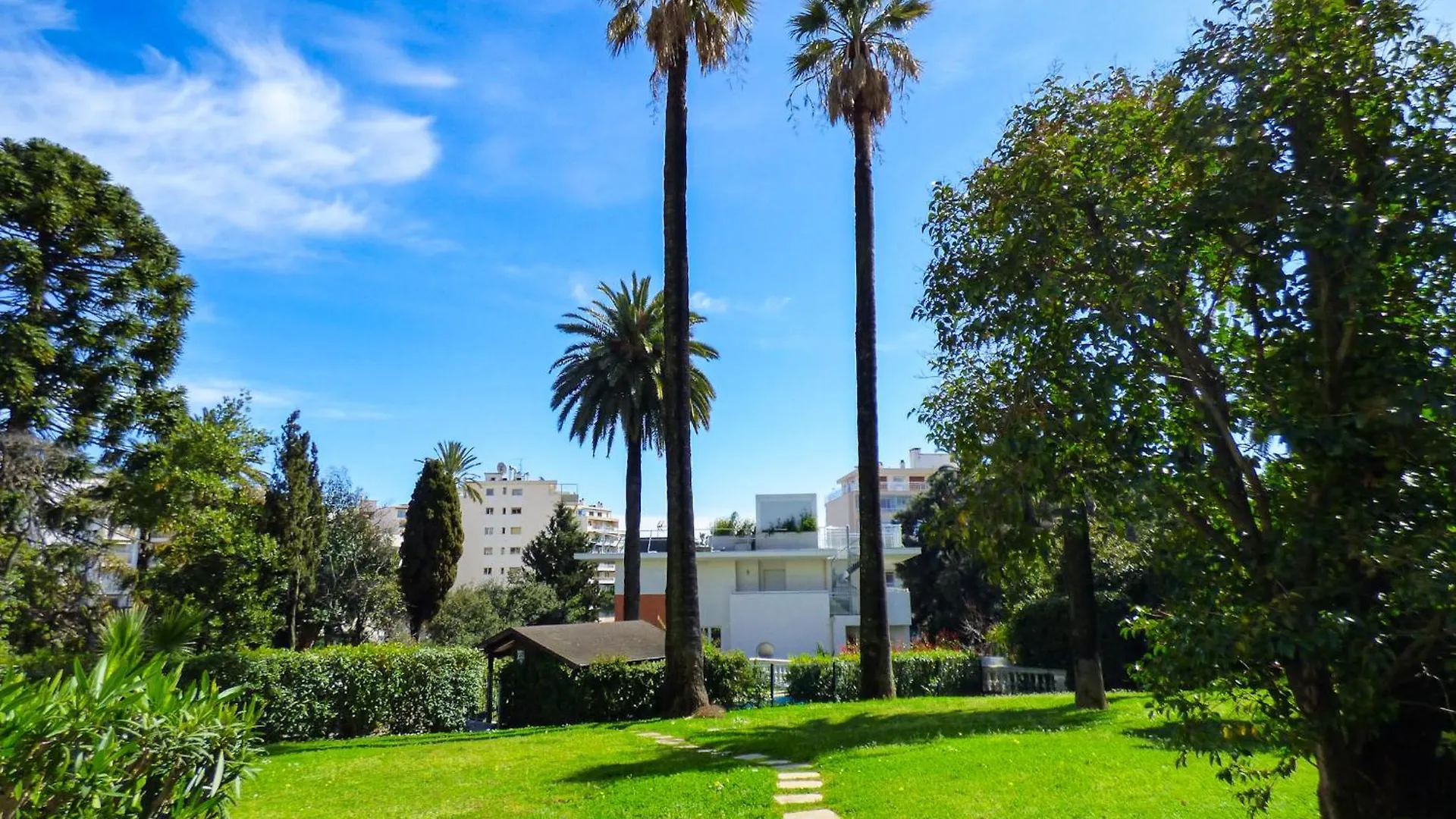 Villa Divona - 1 Bedroom Apartment, Pool & Beach 5Min Away Cannes Apartment